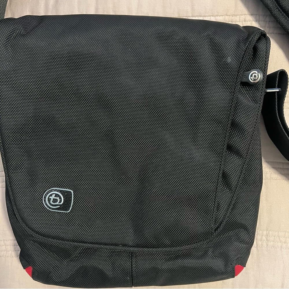 booq Black MacBook Messenger Bag with Red Accents - Picture 2 of 6